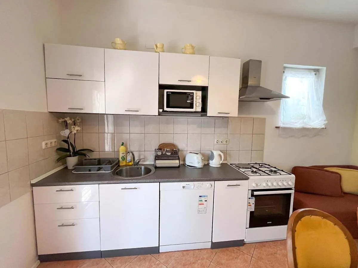 Apartment Vlatka Grof Selce 0*,  Croatia